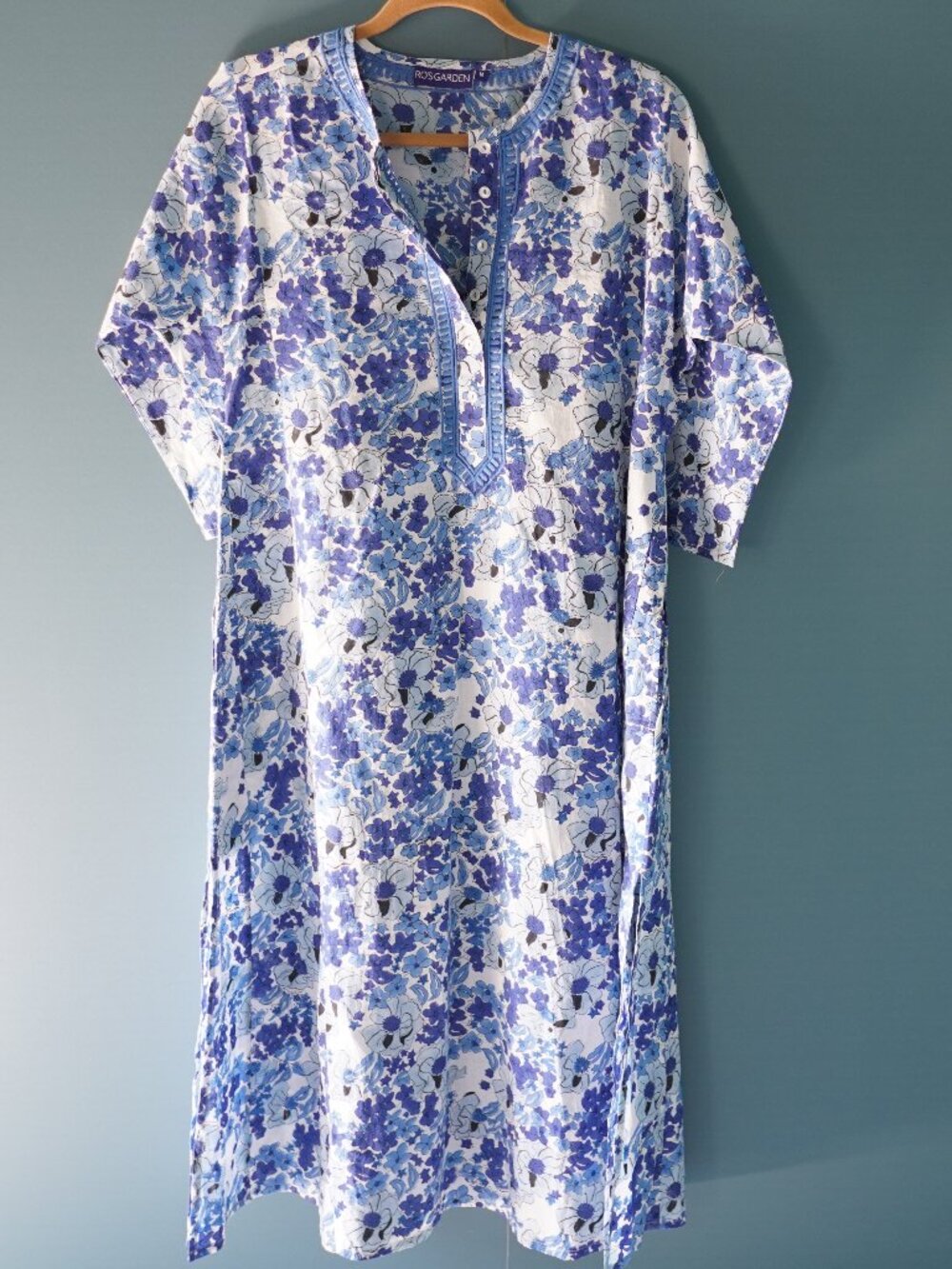 Ro’s Garden Blue Floral Embroidered Cotton Caftan Midi Dress M